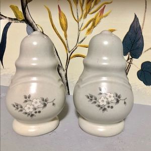 Pfaltzgraff Hierloom Salt and Pepper Shaker
